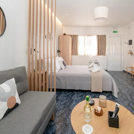 Capsule House - Modern Near Old Town And
