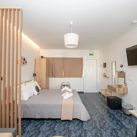 Capsule House - Modern Near Old Town And