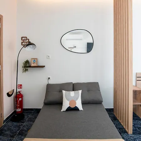 Capsule House - Modern Near Old Town And